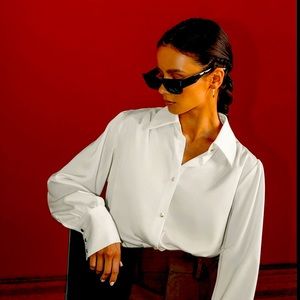 White top - L, Chest 44”, 16”upper arm, sleeve length 26”, shoulder-hem 28”